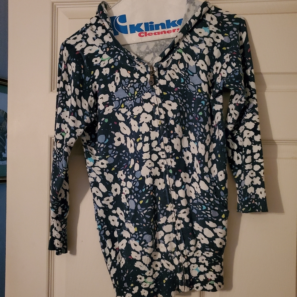 Zip up three quarter sleeves shirt